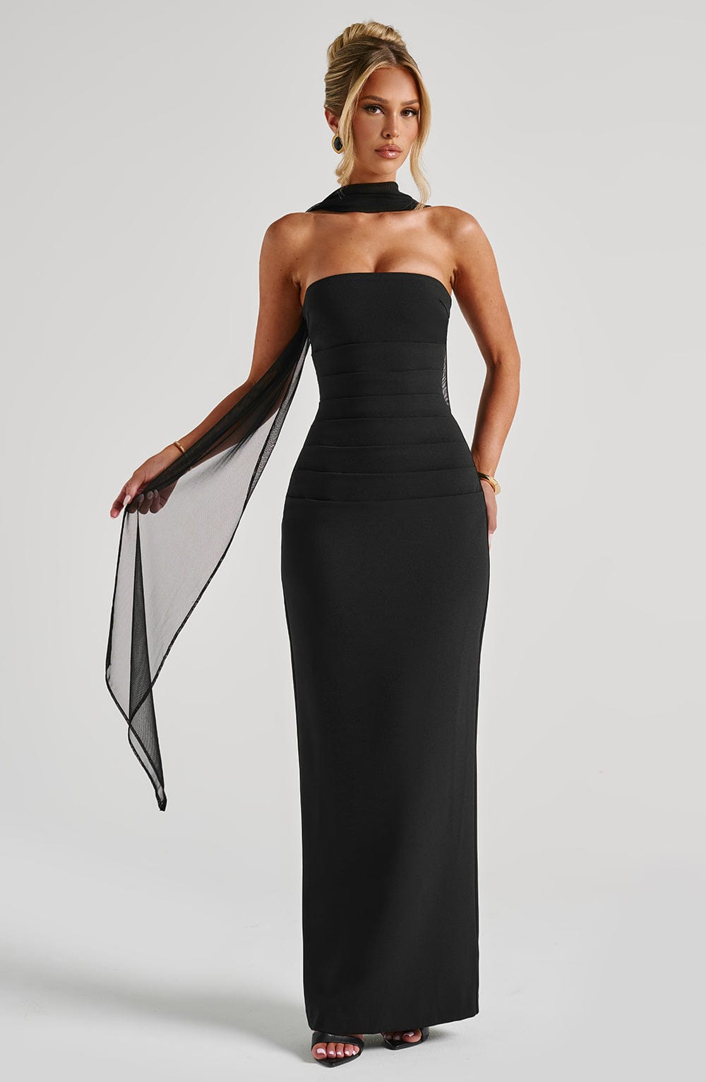 Yulia_Maxi_Dress_Black_Fiorefinesse